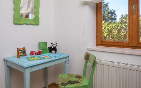 Villa Dalmatica Moderna: Zimmer, Möbel, Eigentum, Grün, Interior Design, Türkis, Haus, Tabelle, Schreibtisch, Regal