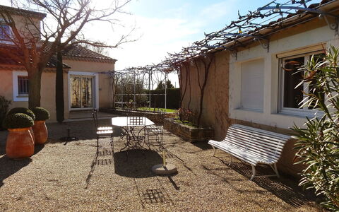 Le Bouloulou: Eigentum, Haus, Zuhause, Wohngebiet, Grundeigentum, Gebäude, Garten, Hinterhof, Die Architektur, Baum