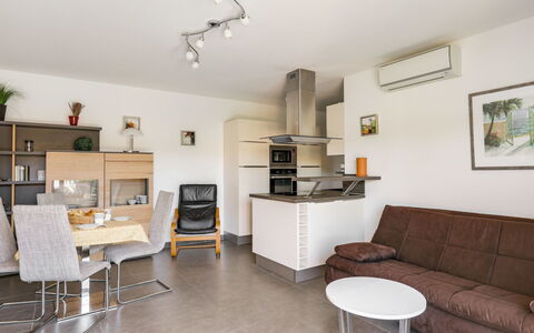 Résidence Cap Marine: Zimmer, Eigentum, Möbel, Gebäude, Interior Design, Wohnzimmer, Haus, Fussboden, Grundeigentum, Decke