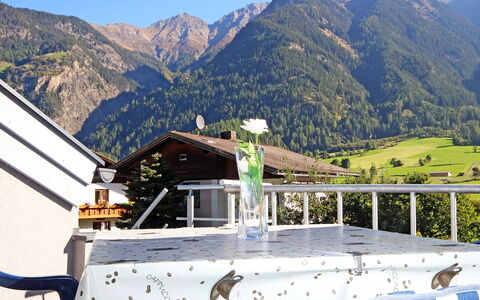 Frischmann: Bergforms, Berg, Gebirge, Eigentum, Alpen, Bergstation, Himmel, Urlaub, Tourismus, Haus