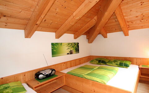 Frischmann: Zimmer, Decke, Dachboden, Eigentum, Schlafzimmer, Möbel, Interior Design, Haus, Gebäude, Bett