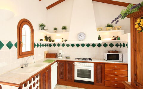 Ca Toni: Eigentum, Zimmer, Countertop, Küche, Cabinetry, Möbel, Fliese, Interior Design, Gebäude, Haus