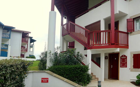 Les Terrasses D'Arcangues: Wohngebiet, Zuhause, Balkon, Veranda, Hazienda, Farbe, Villa, Gips