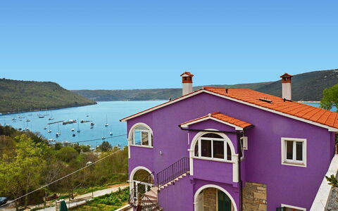 Šverko: Haus, Eigentum, Zuhause, Gebäude, Himmel, Küste, Dach, Grundeigentum, Hütte, Urlaub