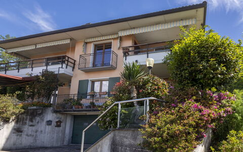 Angelina: Wohngebiet, Zuhause, Balkon, Hazienda, Veranda, Villa