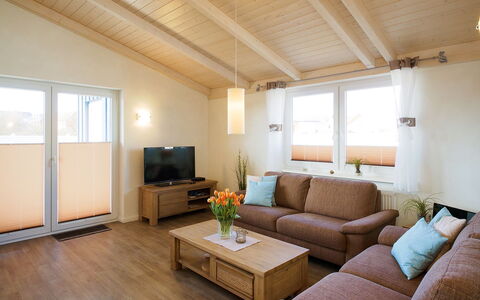 Dagebüll 100: Zimmer, Decke, Wohnzimmer, Eigentum, Interior Design, Möbel, Gebäude, Fussboden, Haus, Daylighting