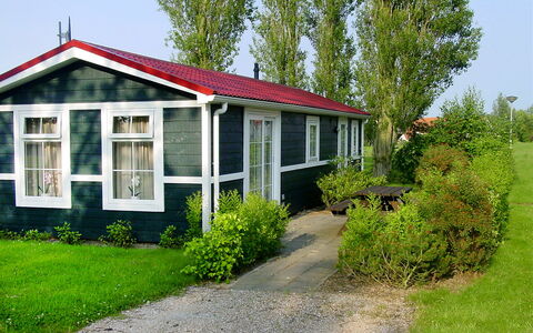 Den Oever: Pflanze, Fenster, Himmel, Gebäude, Baum, Haus, Grundstueck, Hütte, Gras