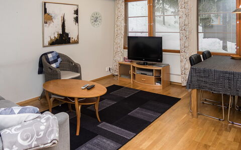 Karhunvartijan Linna B11: Flooring, Möbel, Fussboden, Interior Design, Holz, Decke, Holzboden, Wohnung, Wohnzimmer, Zimmer