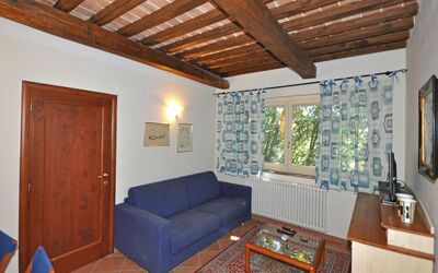 Ortensia 5: Zimmer, Eigentum, Gebäude, Möbel, Decke, Grundeigentum, Haus, Wohnzimmer, Interior Design, Fussboden