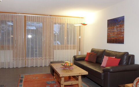Schoneggacher Apt. S: Möbel, Tabelle, Couch, Eigentum, Holz, Beleuchtung, Interior Design, Studio Couch, Komfort, Wohnzimmer