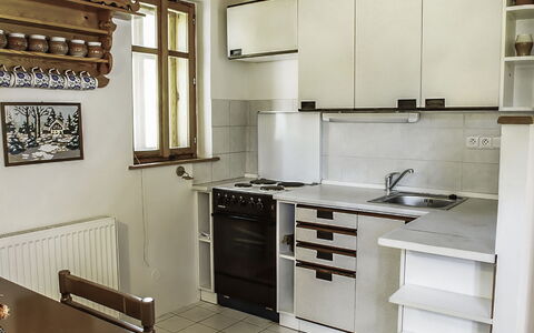 Sedmidomí: Cabinetry, Eigentum, Countertop, Gebäude, Spüle, Sinken, Herd, Küchengerät, Cooktop, Gasherd