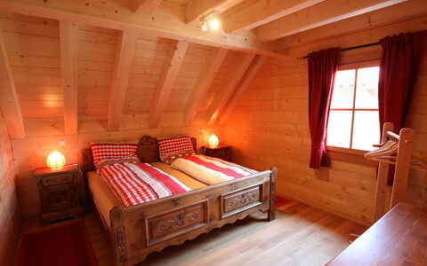 Lärche: Eigentum, Möbel, Gebäude, Komfort, Fenster, Holz, Orange, Interior Design, Bettrahmen, Fussboden