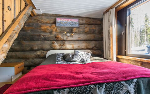 Mustalampi 2 Kurkiaura: Holz, Schlafzimmer, Bettdecke, Bedding, Bett, Zimmer, Zuhause, Linens, Kissen, Bettrahmen
