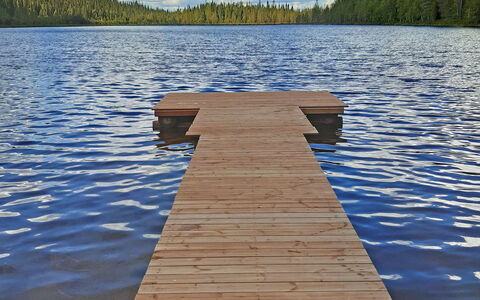Mustalampi 2 Kurkiaura: Wasser, Holz, Natürliche Landschaft, Dock, Promenade, Seebrücke, See, Planke, Walkway