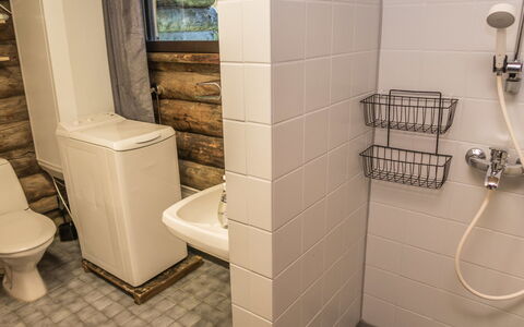 Hallan Kelo: Toilleten Sitz, Holz, Armatur, Flooring, Badezimmer, Fussboden, Toilette, Interior Design, Installation, Zimmer