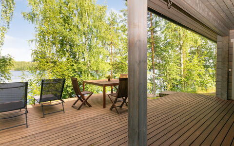 Hot Pool Cottage Iitu: Holz, Holzboden, Hartholz, Veranda, Deck, Planke, Holzbeize, Eco Hotel, Schatten, Gartenmöbel