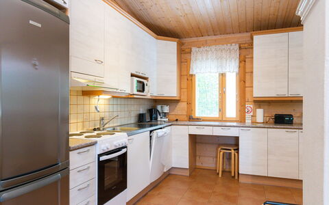 Hot Pool Cottage Iitu: Küche, Countertop, Holz, Küchengerät, Flooring, Interior Design, Cabinetry, Major Appliance, Möbel, Decke