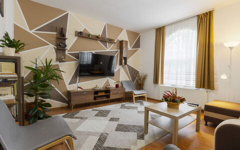 Goliath: Interior Design, Flooring, Möbel, Holz, Fussboden, Decke, Wohnzimmer, Zimmer, Beleuchtung, Wohnung