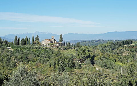 Villa Lorenza: Vegetation, Himmel, Hügel, Pflanzengemeinschaft, Shrubland, Baum, Berg, Chaparral, Landschaft, Pflanze