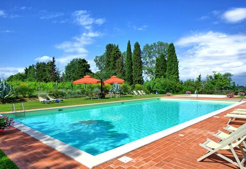 Villa Lorenza: Schwimmbad, Eigentum, Grundeigentum, Freizeit, Haus, Urlaub, Gebäude, Resort, Estate, Himmel