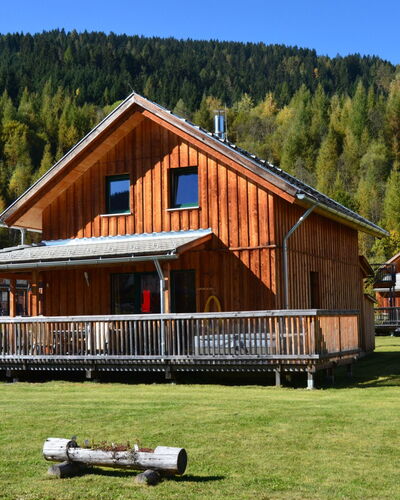 # 139 mit 4 Schlafzimmern & Sprudelbad 100.6