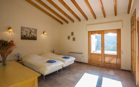Casa Salvador: Zimmer, Eigentum, Schlafzimmer, Möbel, Bett, Gebäude, Decke, Interior Design, Wand, Bettdecke
