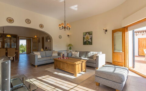 Casa Salvador: Eigentum, Zimmer, Gebäude, Möbel, Interior Design, Wohnzimmer, Fussboden, Decke, Haus, Grundeigentum