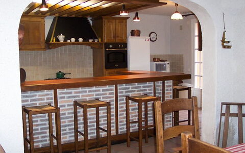 Fromental: Möbel, Tabelle, Holz, Interior Design, Haus, Holzbeize, Stuhl, Fussboden, Flooring, Gebäude