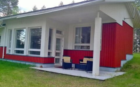 Soivio: Hütte, Tür, Veranda, Garten, Rasen, Schatten, Abstellgleis, Landscaping, Bauernhaus, Gartenbauten