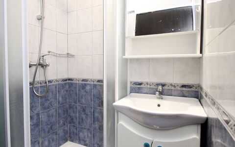 Parunov: Zapfhahn, Armatur, Eigentum, Sinken, Badezimmer, Bad Sink, Gebäude, Interior Design, Dusche