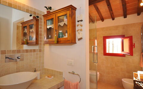 Casa Laura: Zimmer, Badezimmer, Eigentum, Gebäude, Interior Design, Haus, Decke, Möbel, Grundeigentum, Fussboden
