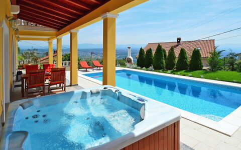 Villa Olea: Schwimmbad, Eigentum, Jacuzzi, Grundeigentum, Gebäude, Freizeit, Haus, Zimmer, Resort, Urlaub