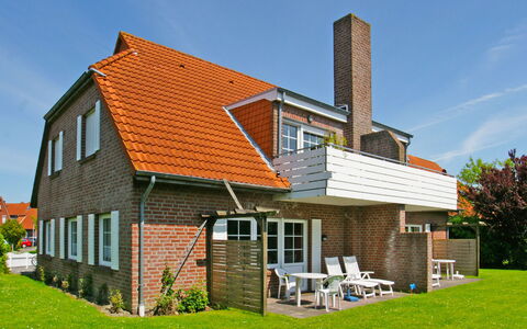Norddeich 757: Himmel, Pflanze, Gebäude, Fenster, Haus, Natürliche Landschaft, Grundstueck, Baum, Holz, Wolke