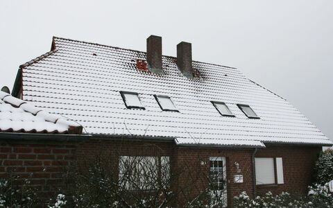 Norddeich 757: Gebäude, Eigentum, Fenster, Himmel, Pflanze, Haus, Holz, Kamin, Rechteck, Hütte