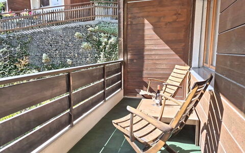 Zermatt 654: Holz, Hartholz, Holzbeize, Gartenmöbel, Planke, Deck, Balkon, Schatten, Veranda, Stuhl