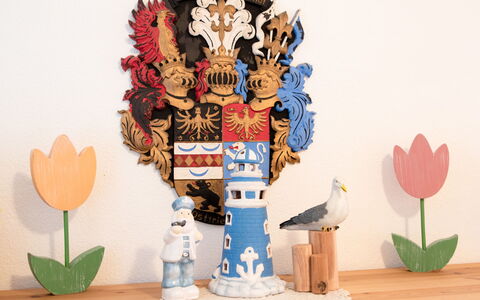 Störtebeker: Pflanze, Dekoration, Kunst, Schriftart, Baum, Holz, Veranstaltung, Tabelle