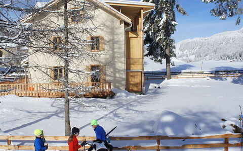 Von Capeller: Schnee, Winter, Baum, Einfrieren, Geologisches Phänomen, Zuhause, Haus, Eis, Steigung, Gebäude
