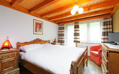 Vitalis: Möbel, Gebäude, Eigentum, Cabinetry, Komfort, Holz, Bettrahmen, Textil, Interior Design, Bett