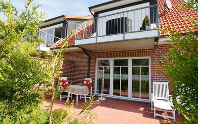 Norddeich 803: Pflanze, Himmel, Möbel, Gebäude, Eigentum, Fenster, Stuhl, Haus, Holz, Hütte