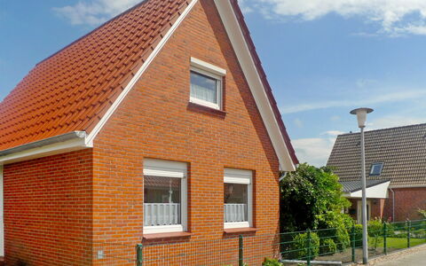 Hexenhuus: Pflanze, Wolke, Himmel, Gebäude, Fenster, Strassenlicht, Grundstueck, Backstein, Haus
