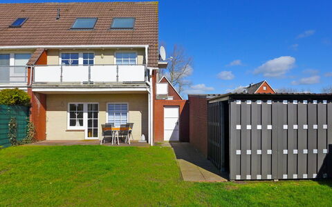 Norddeich 796: Himmel, Wolke, Gebäude, Pflanze, Eigentum, Fenster, Schatten, Haus, Grundstueck, Holz