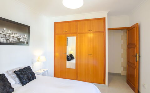 Nautic 3: Möbel, Eigentum, Komfort, Holz, Beleuchtung, Interior Design, Tür, Fussboden, Flooring