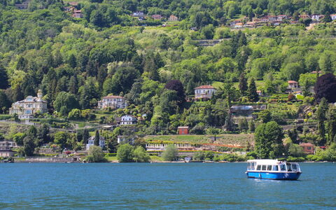 Punta Borromea: Wasser, Wasservorräte, Fahrzeug, Watercraft, See, Boot, Küsten Und Ozeanische Forms, Gewässer, Wasserlauf, Natürliche Landschaft