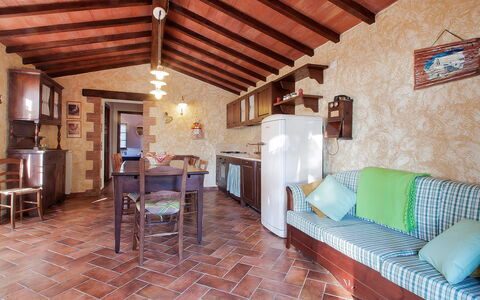 Poggiolo: Möbel, Tabelle, Holz, Interior Design, Stuhl, Fussboden, Gebäude, Flooring, Hartholz, Wohnzimmer