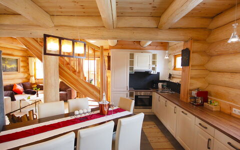Chalet Karin: Cabinetry, Countertop, Eigentum, Holz, Küche, Zapfhahn, Fenster, Fussboden, Strahl, Flooring
