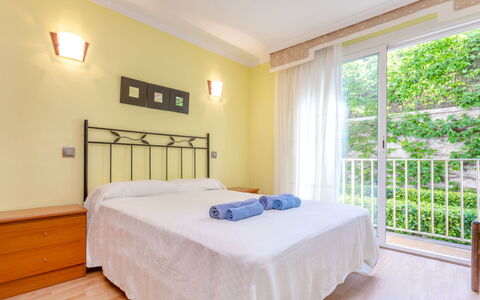 Buenos Aires: Schlafzimmer, Interior Design, Bett, Fussboden, Flooring, Möbel, Bettdecke, Bedding, Bettrahmen, Zimmer