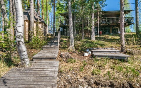 Patu: Holz, Wald, Hütte, Hartholz, Planke, Blockhaus, Wald, Gartenbauten, Eco Hotel, Natürliches Material