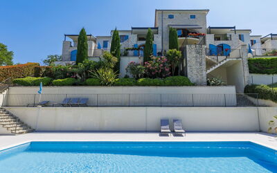 Buje 200: Blau, Wohngebiet, Urban Design, Estate, Schwimmbad, Landscaping, Resort, Villa, Garten, Schatten