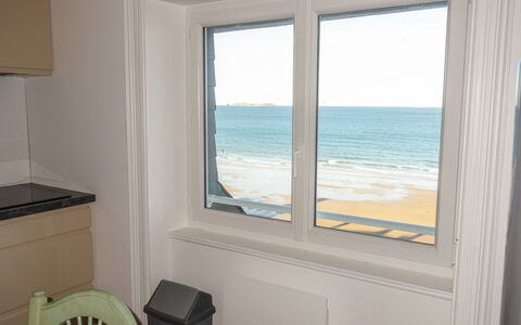 Les Nielles: Eigentum, Gebäude, Himmel, Wasser, Azurblau, Holz, Schatten, Fenster, Interior Design