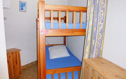Le Grau du Roi 110: Etagenbett, Eigentum, Möbel, Gebäude, Holz, Herberge, Wohnheim, Interior Design, Bettrahmen, Komfort